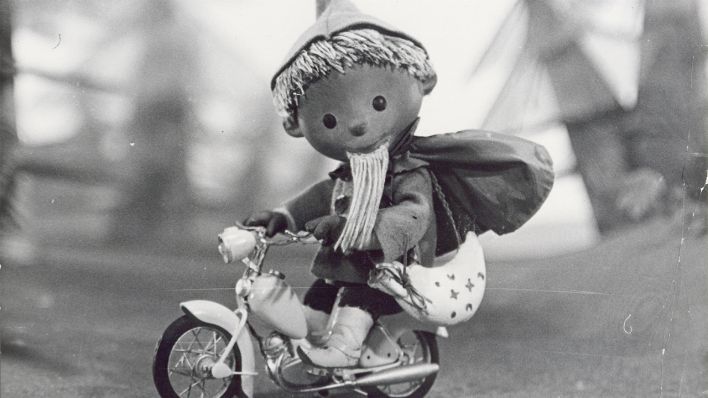 Der Sandmann fährt mit einem Moped, Quelle: rbb